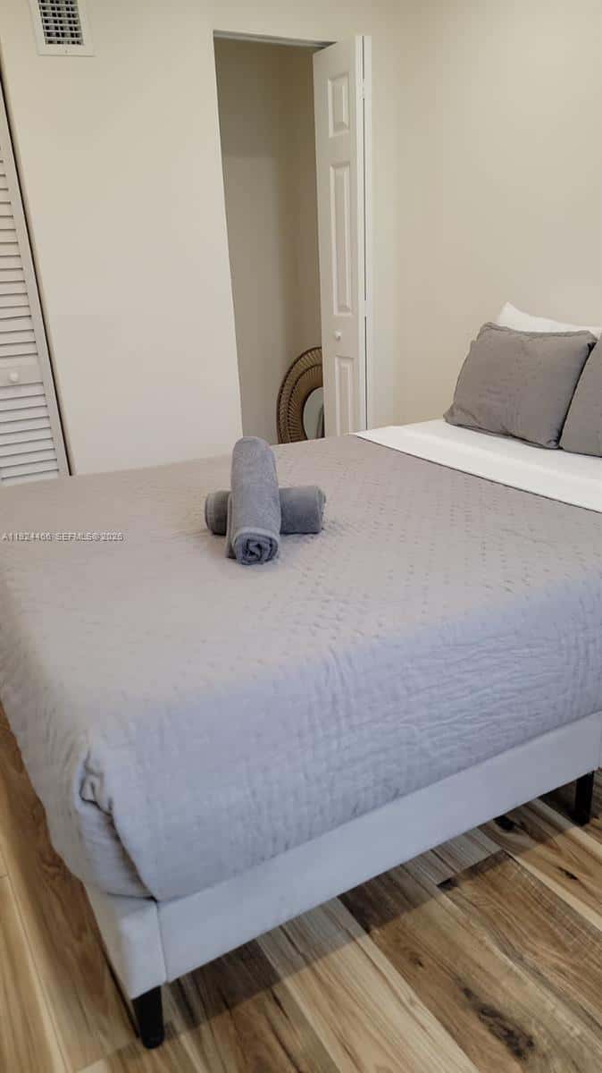 2820 SW 13th # 4, Miami FL 33145