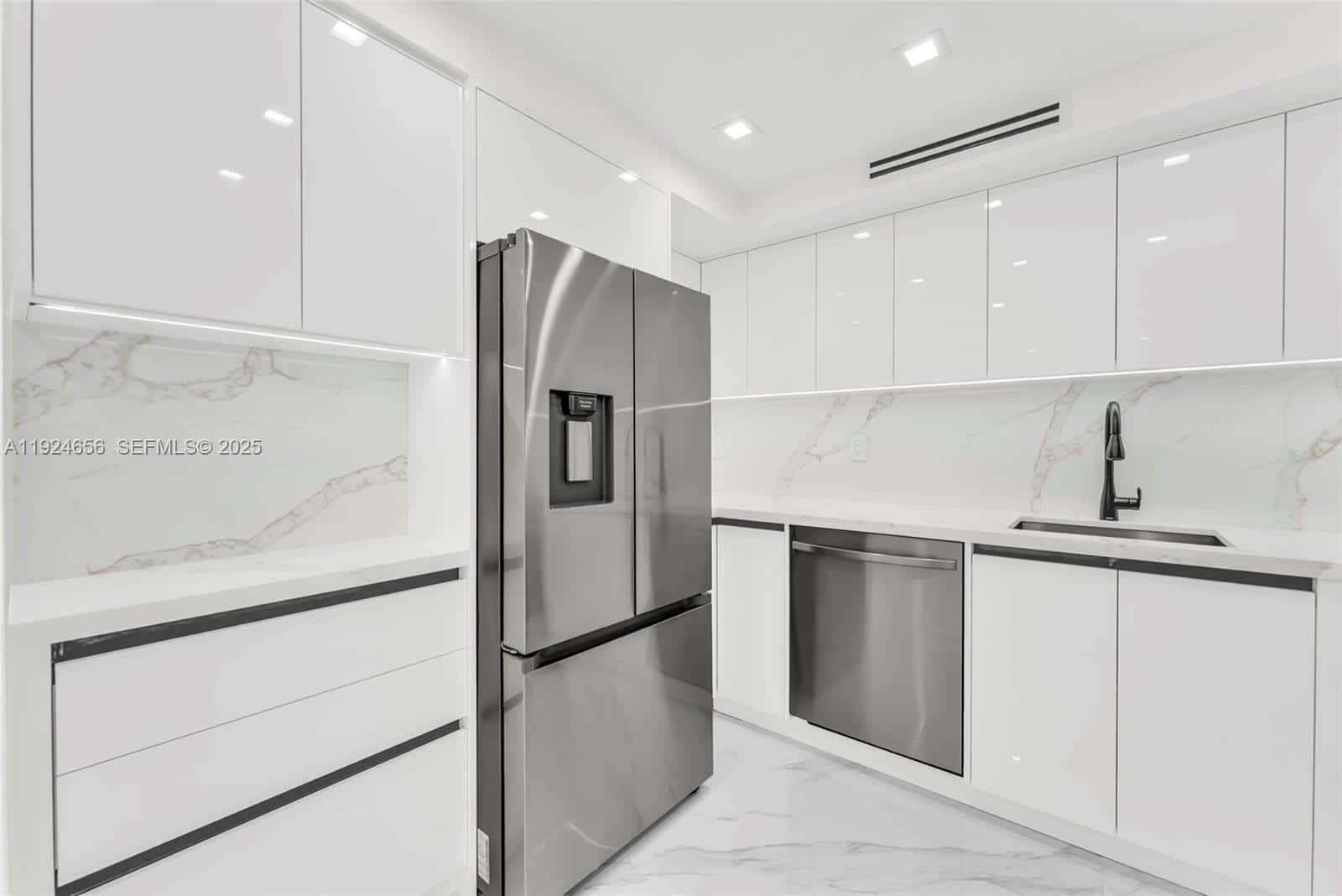 251 174th St # 1414, Sunny Isles Beach FL 33160