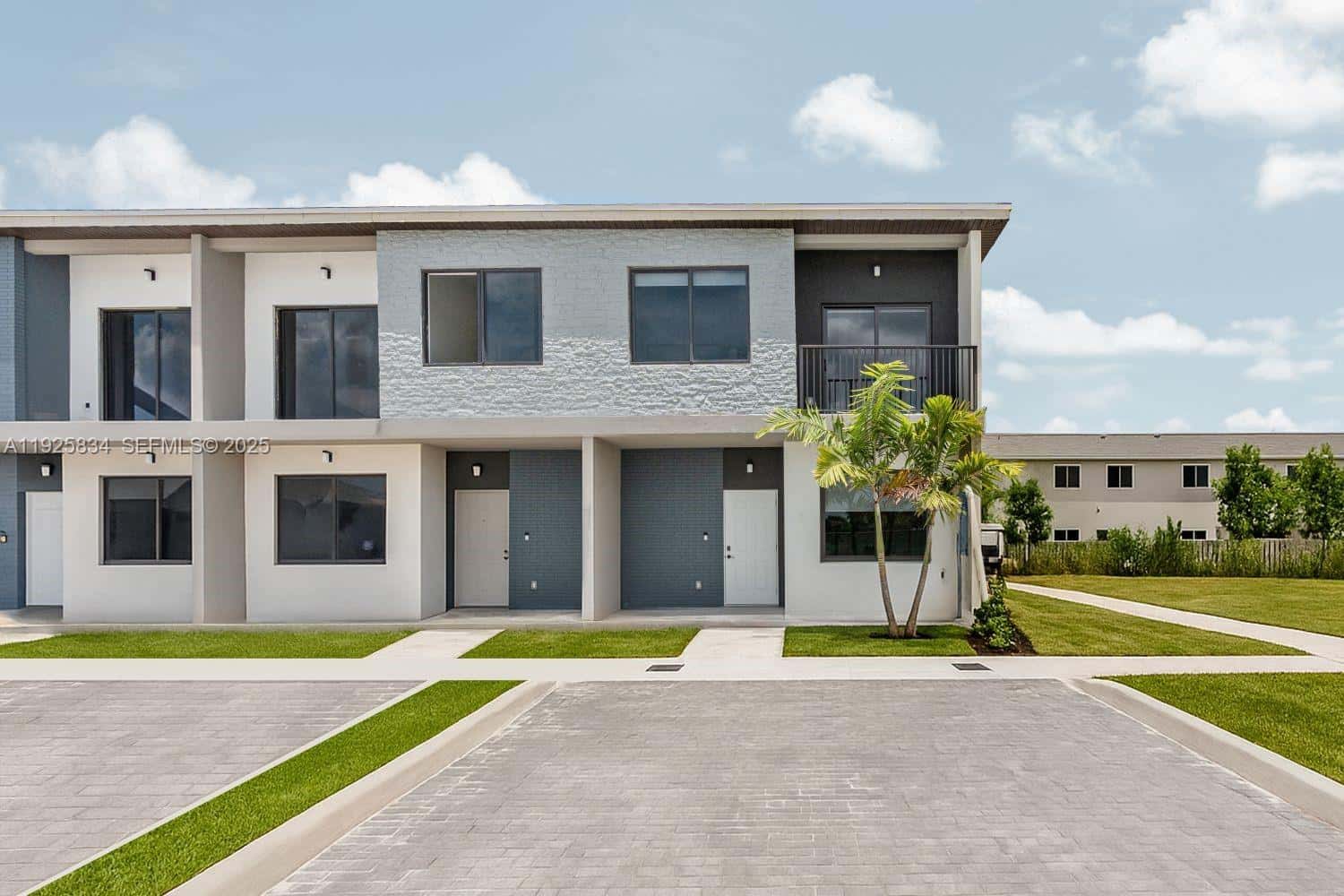 1306 NW 5 St, Florida City FL 33034