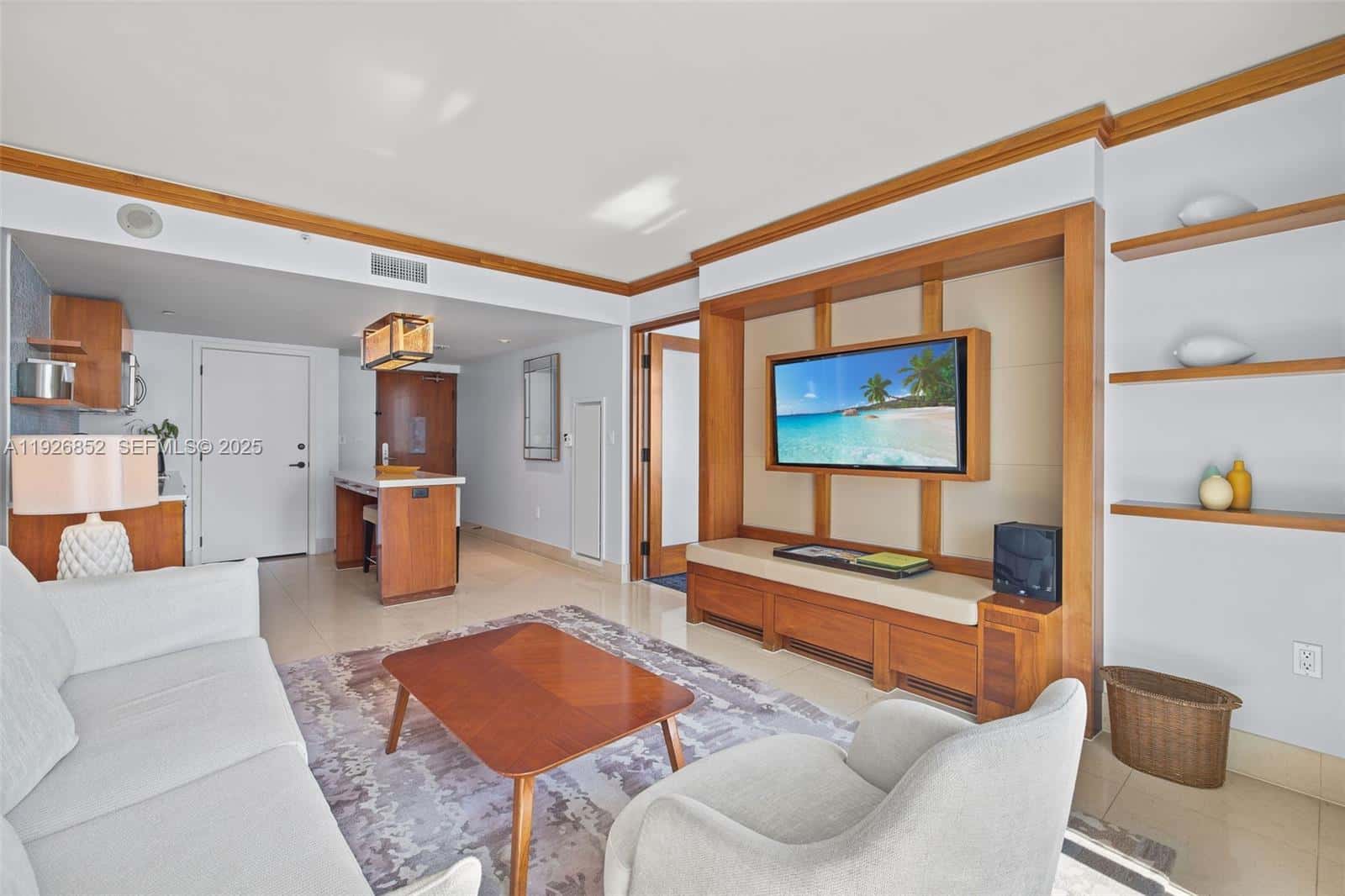 6801 Collins Ave, Miami Beach FL 33141