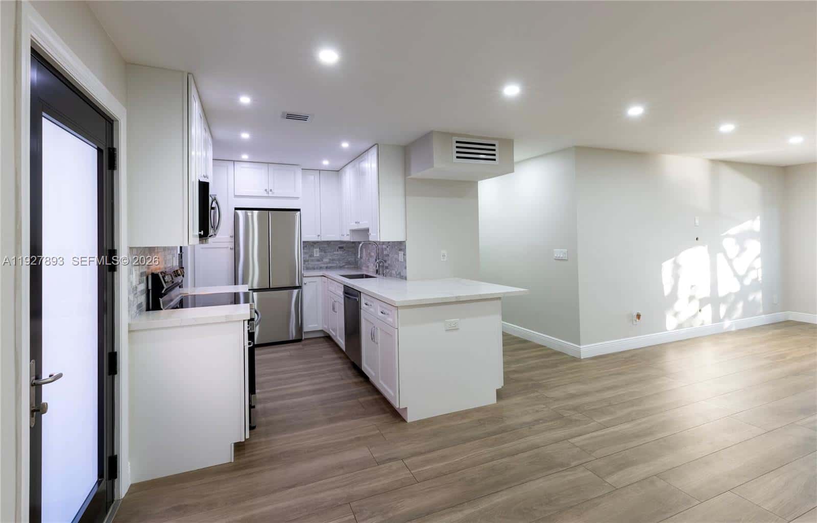 6855 Edgewater Dr, Coral Gables FL 33133