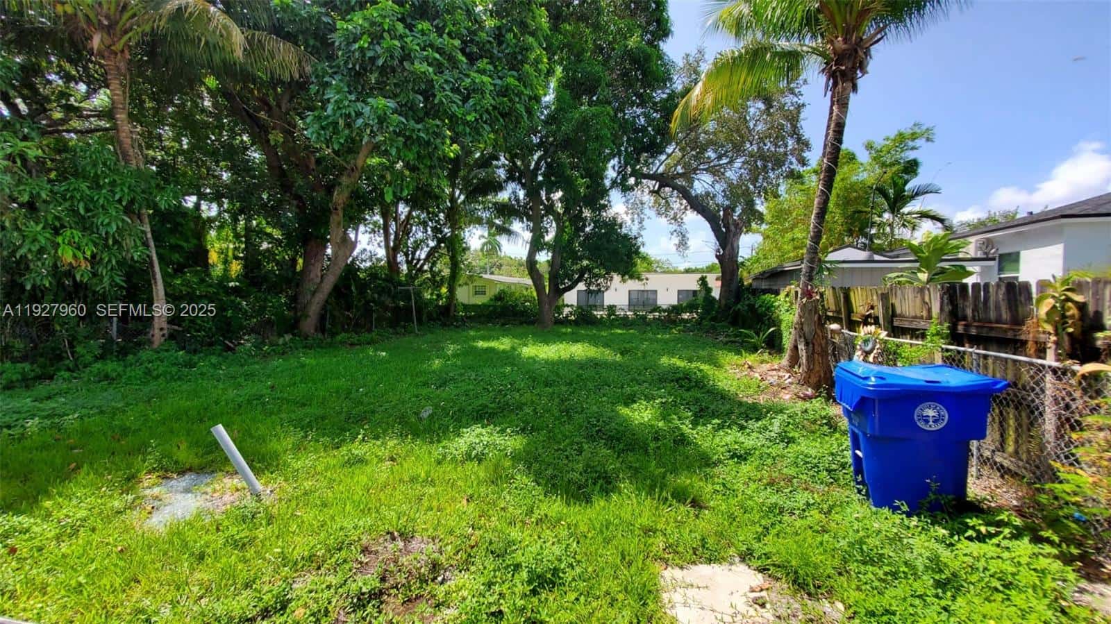 560 NW 53rd St, Miami FL 33127