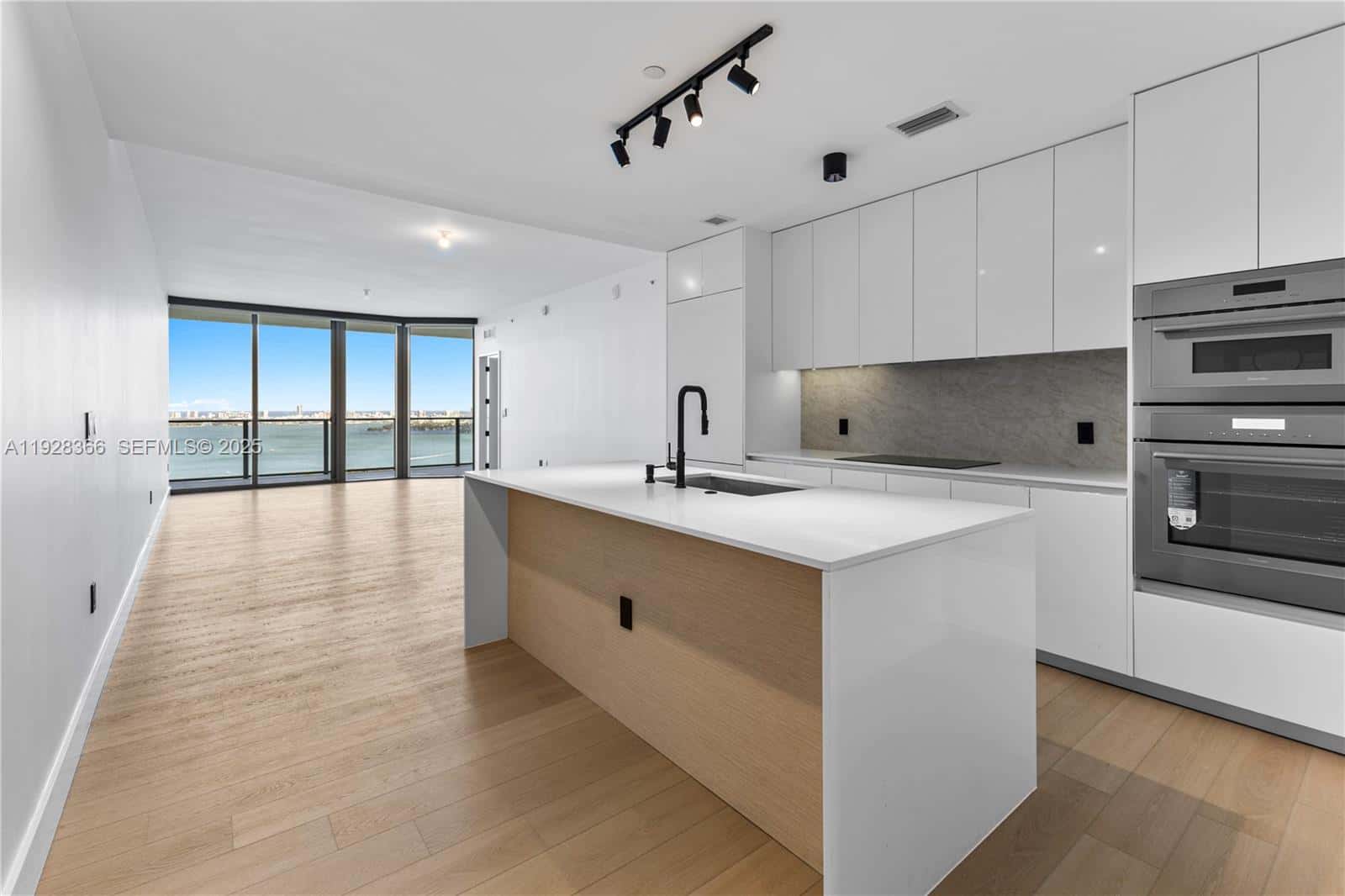 700 NE 24 St # 2905, Miami FL 33137