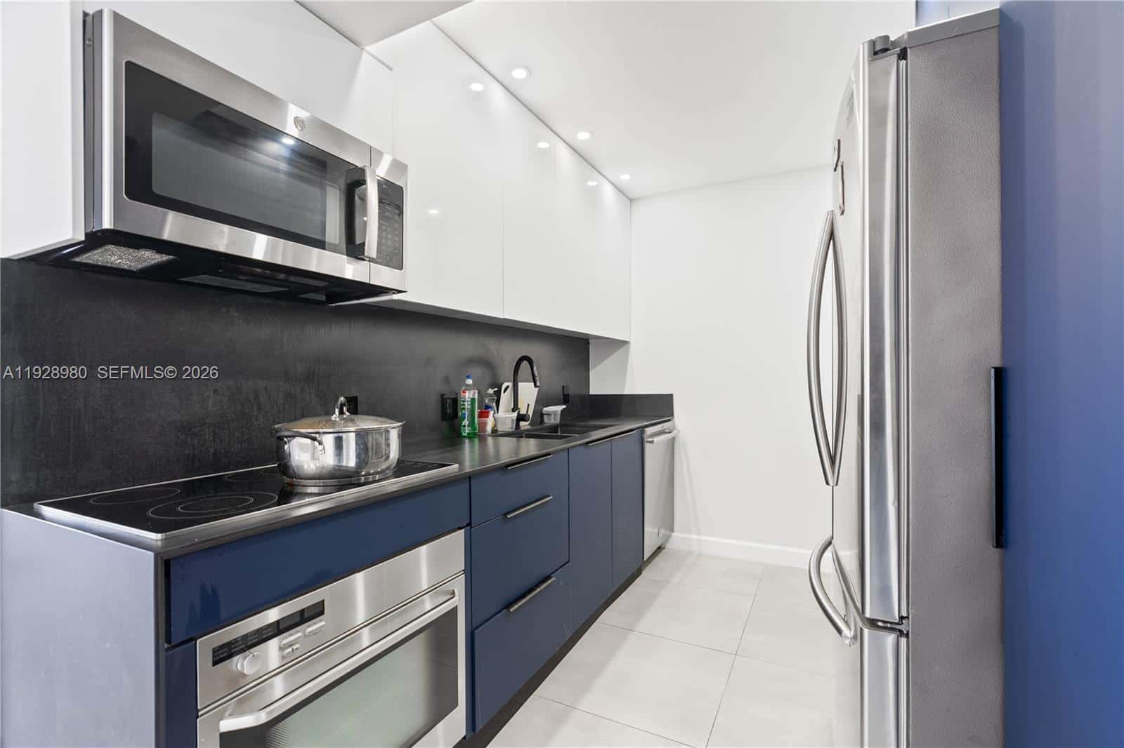 20301 W Country Club Dr # 722, Aventura FL 33180