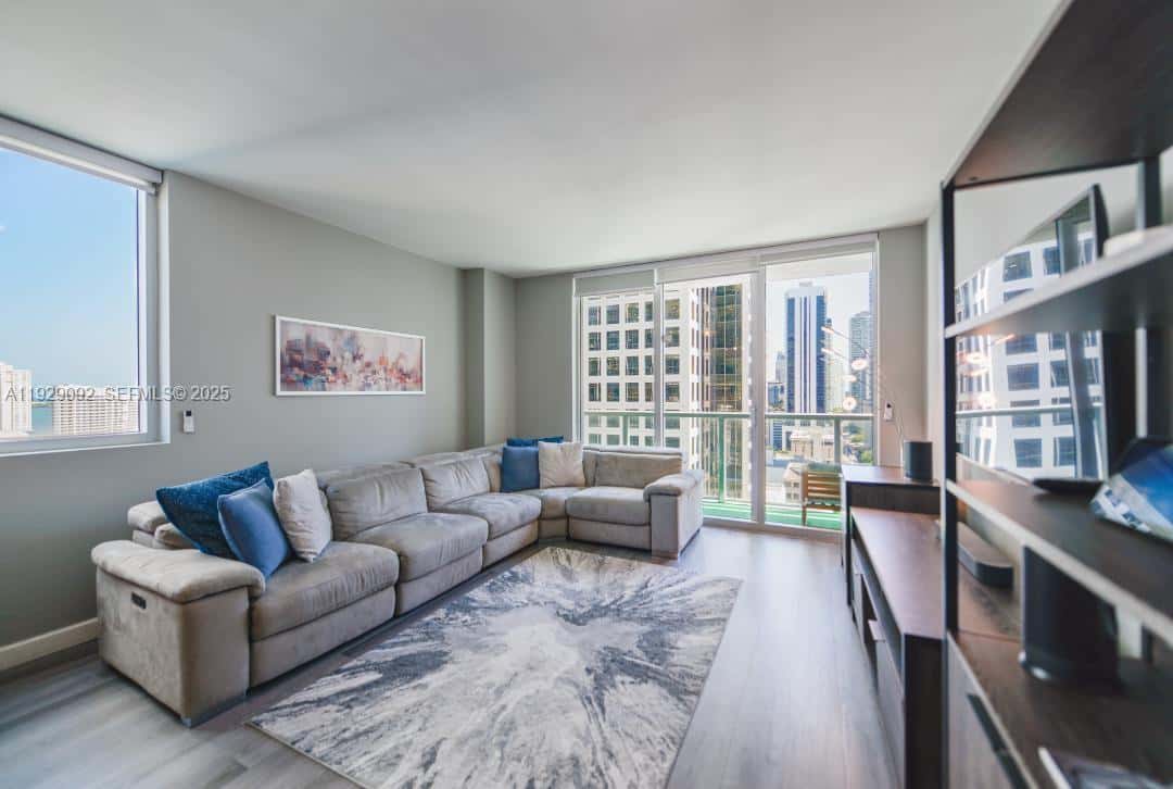 55 SE 6th St # 2110, Miami FL 33131