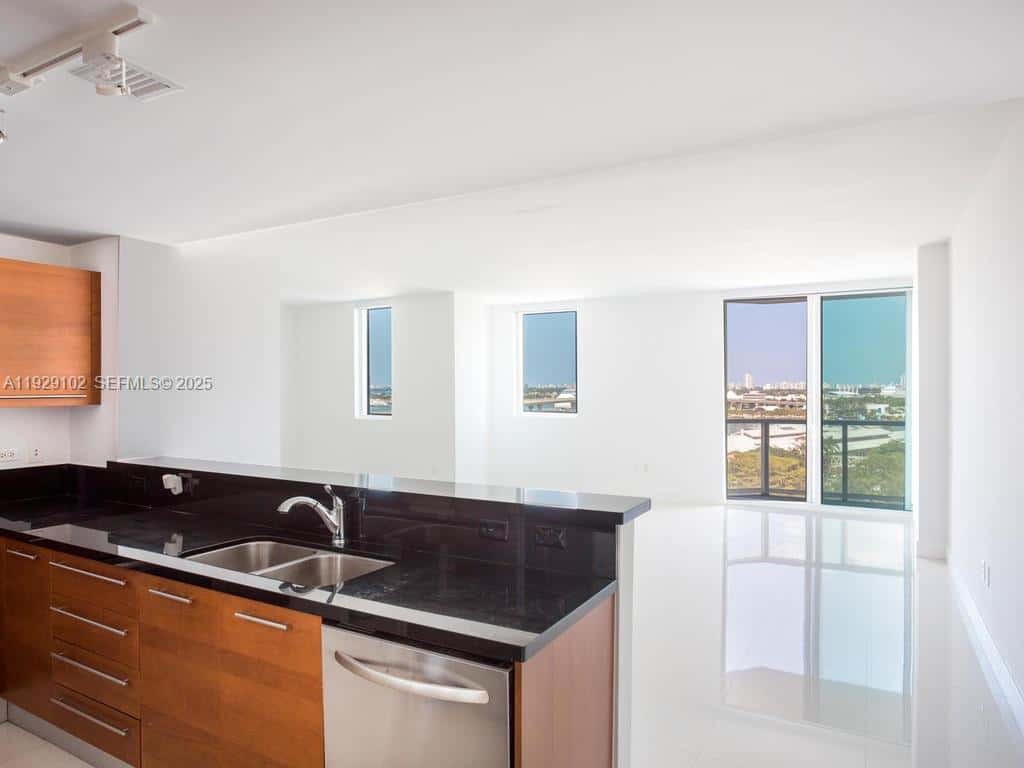 244 Biscayne Blvd # 2402, Miami FL 33132
