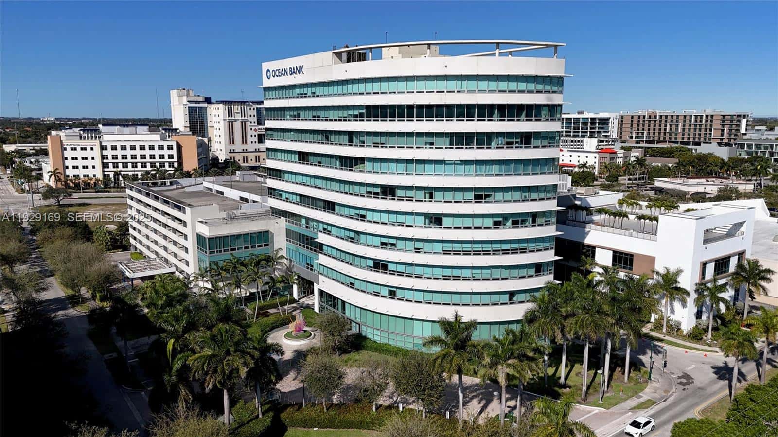 20900 NE 30 TH Ave, Aventura FL 33180