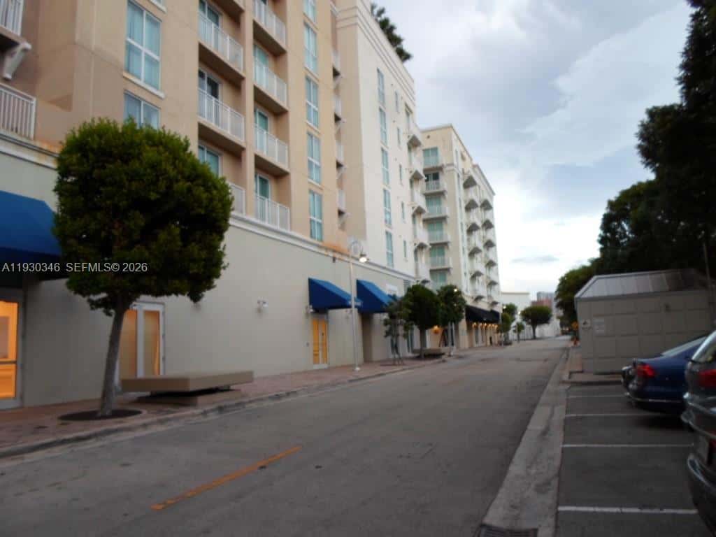 7275 SW 90th Way # 611, Miami FL 33156