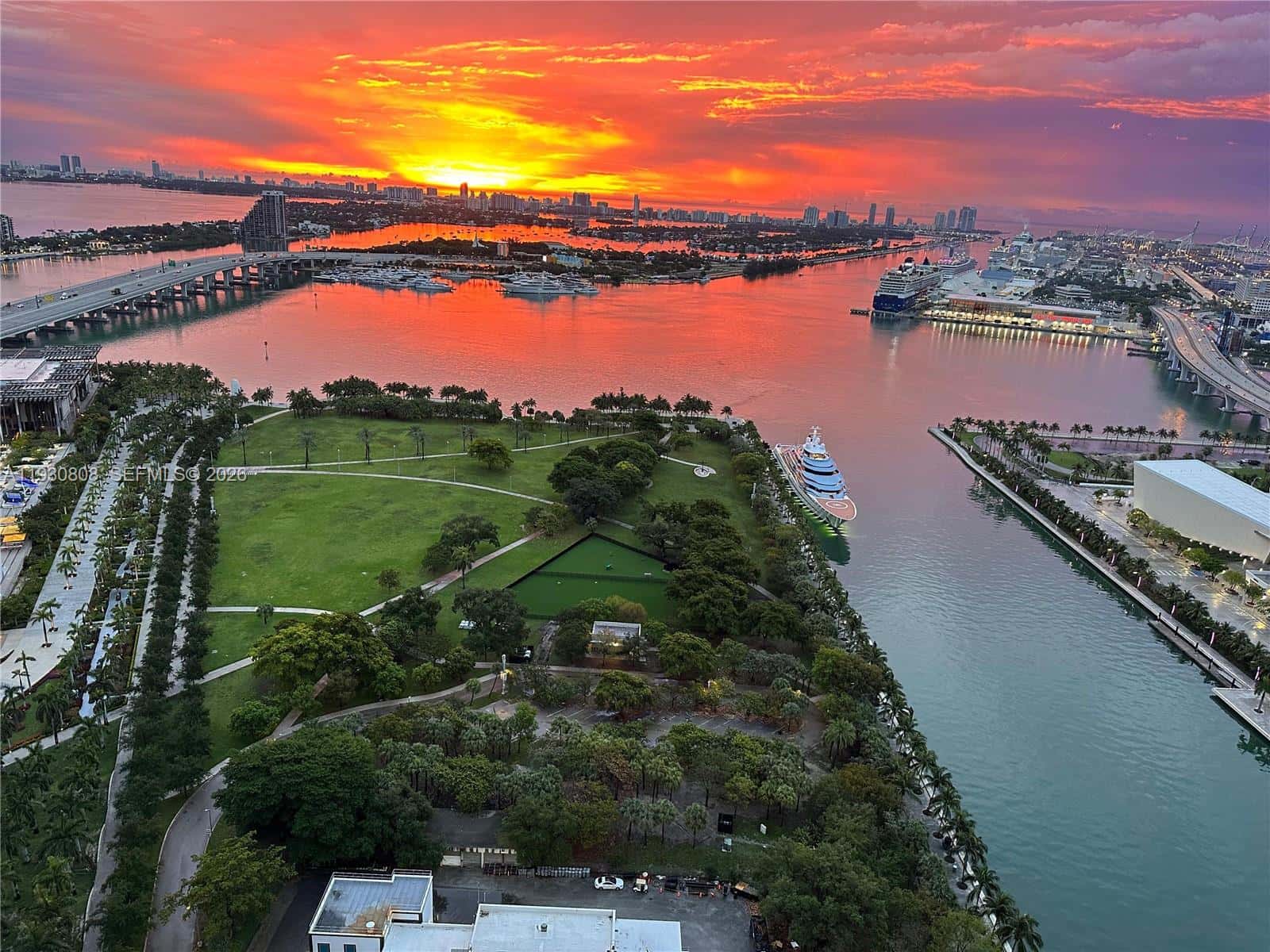 900 Biscayne Blvd # 3704, Miami FL 33132