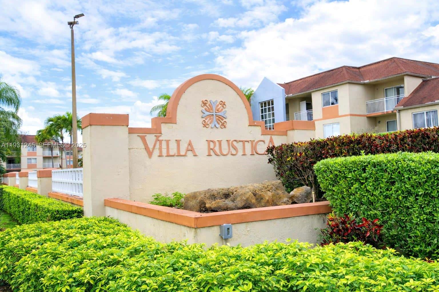18810 NW 57th Ave # 102, Hialeah FL 33015