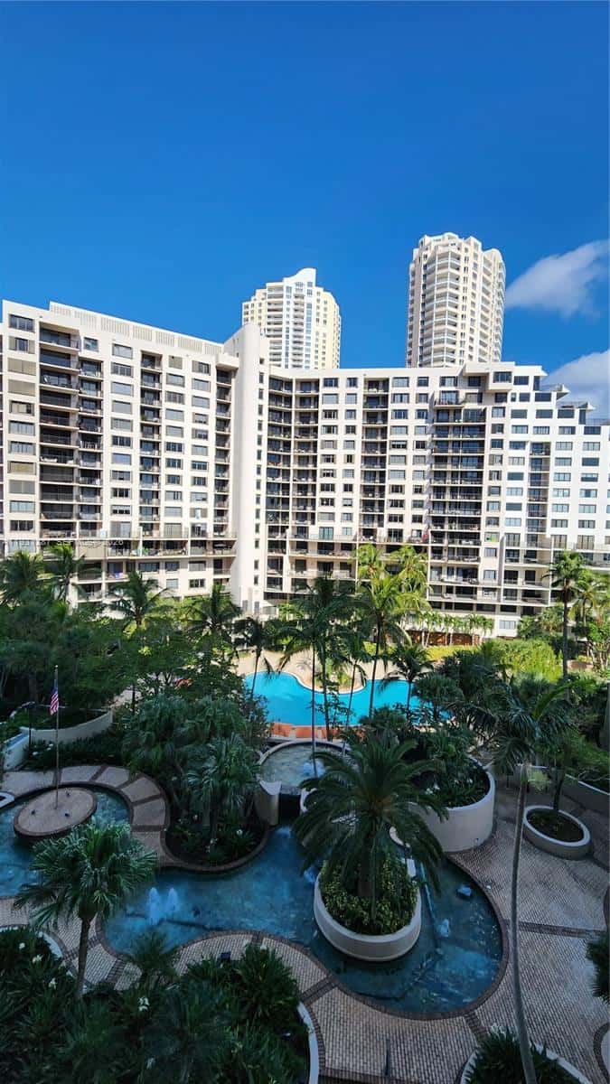 520 Brickell Key Dr # A802, Miami FL 33131