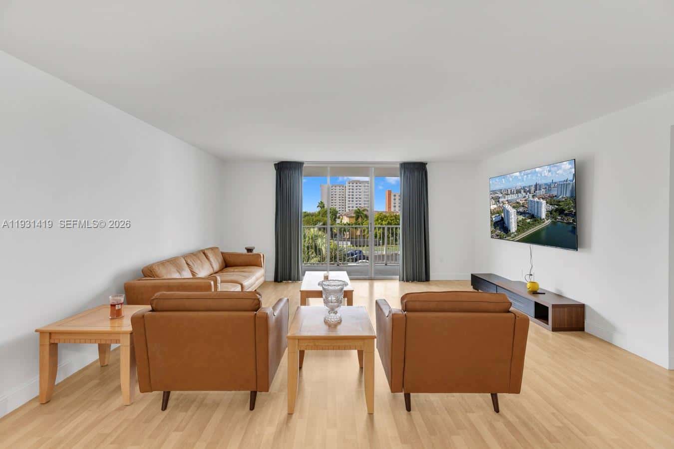 2801 NE 183 ST # 301W, Aventura FL 33160
