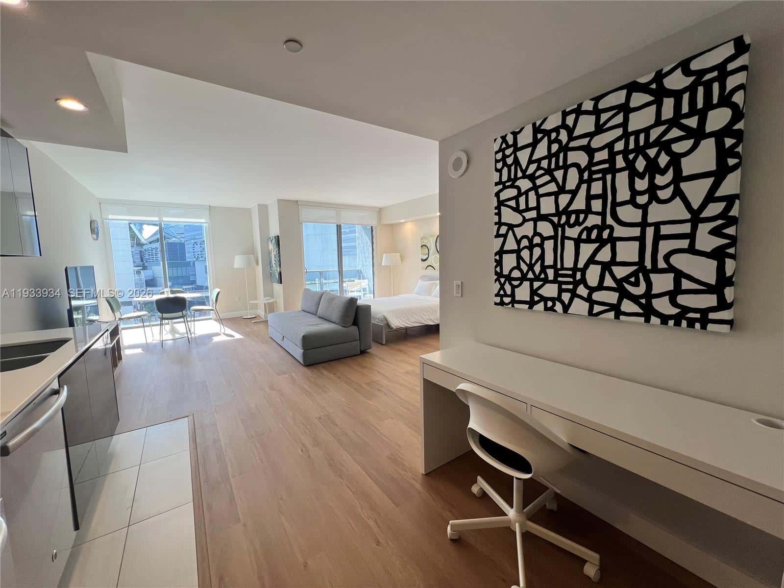 31 SE 6th St # 703, Miami FL 33131