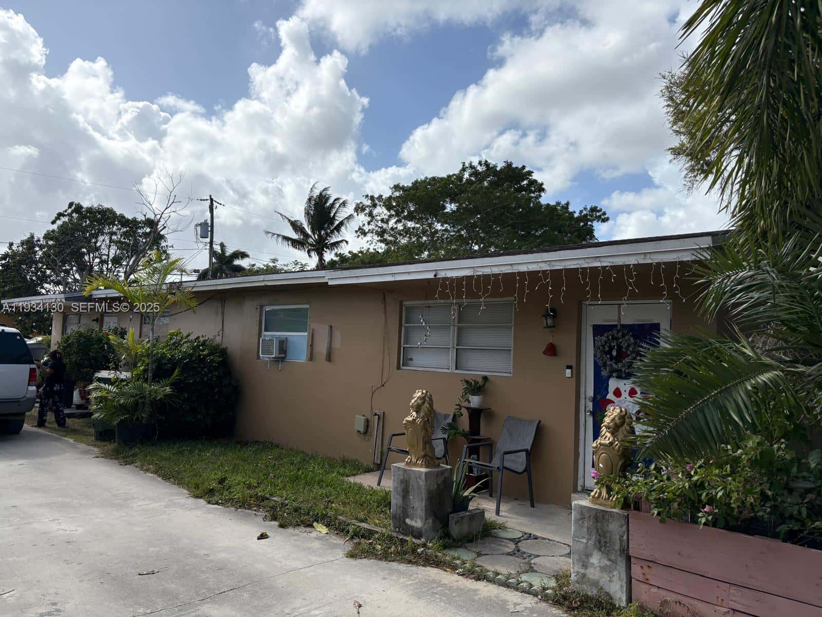 1160 NW 9th St, Homestead FL 33030