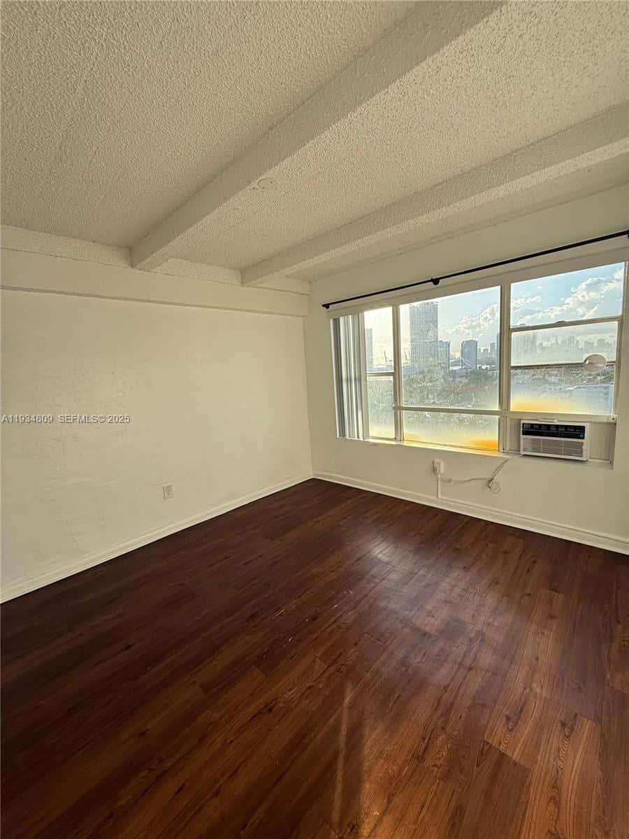 800 Washington Ave # 906, Miami Beach FL 33139