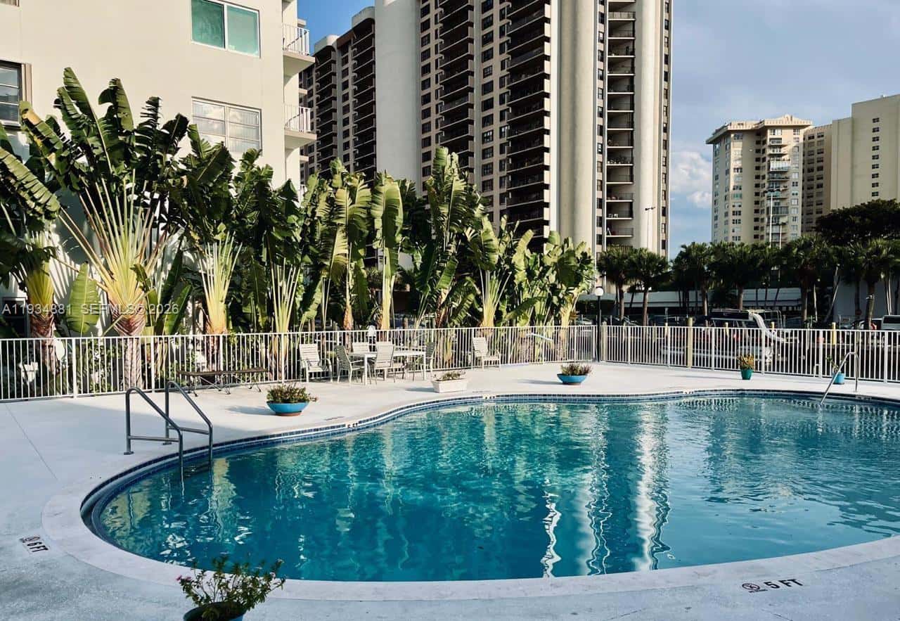 1750 NE 115th St # 608, Miami FL 33181