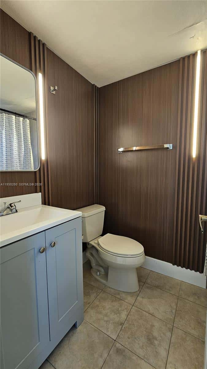 5460 W 21st CT # 310, Hialeah FL 33016