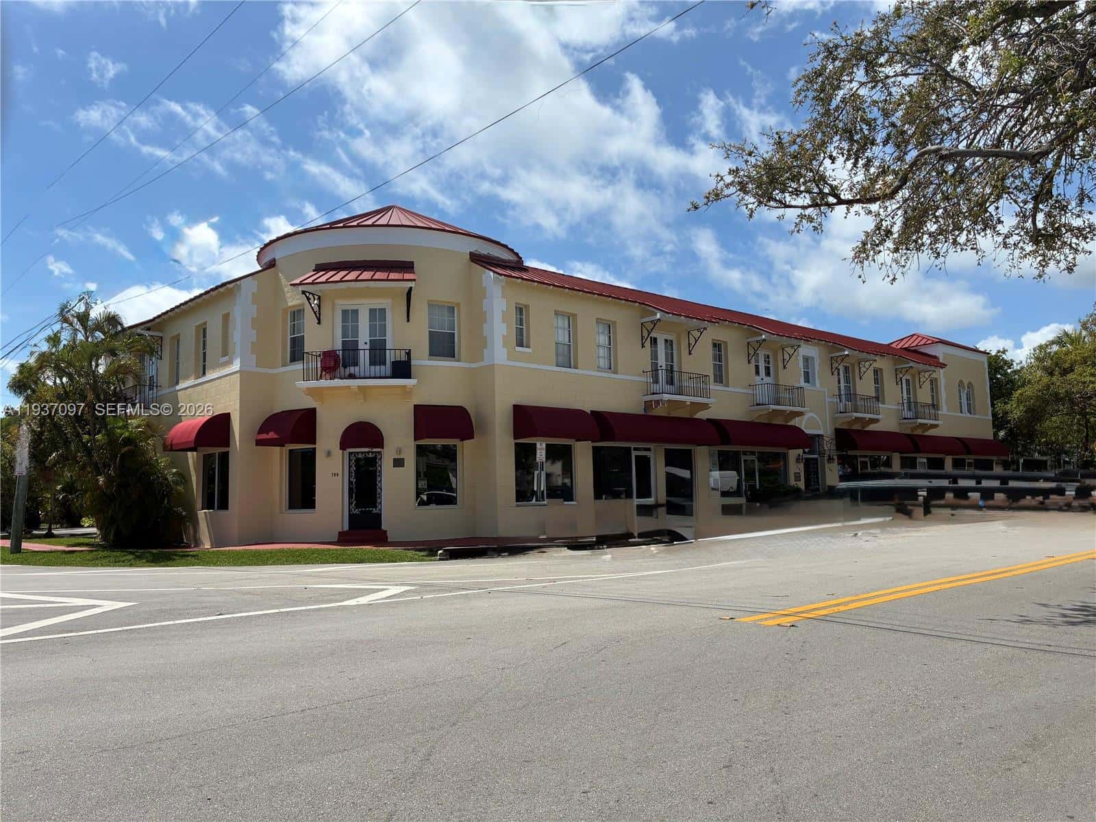 700 W 51st St # 5, Miami Beach FL 33140