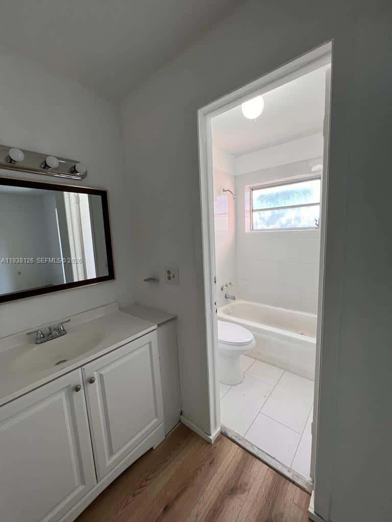 20520 NW 15th Ave # 221, Miami Gardens FL 33169