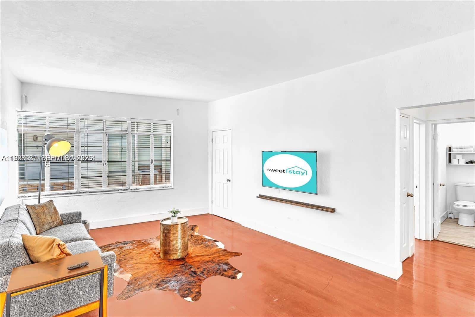 3920 Garden Ave # 14, Miami Beach FL 33140