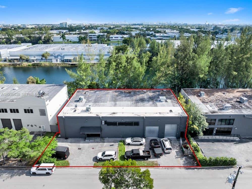 1905 NW 93rd Ave, Doral FL 33172