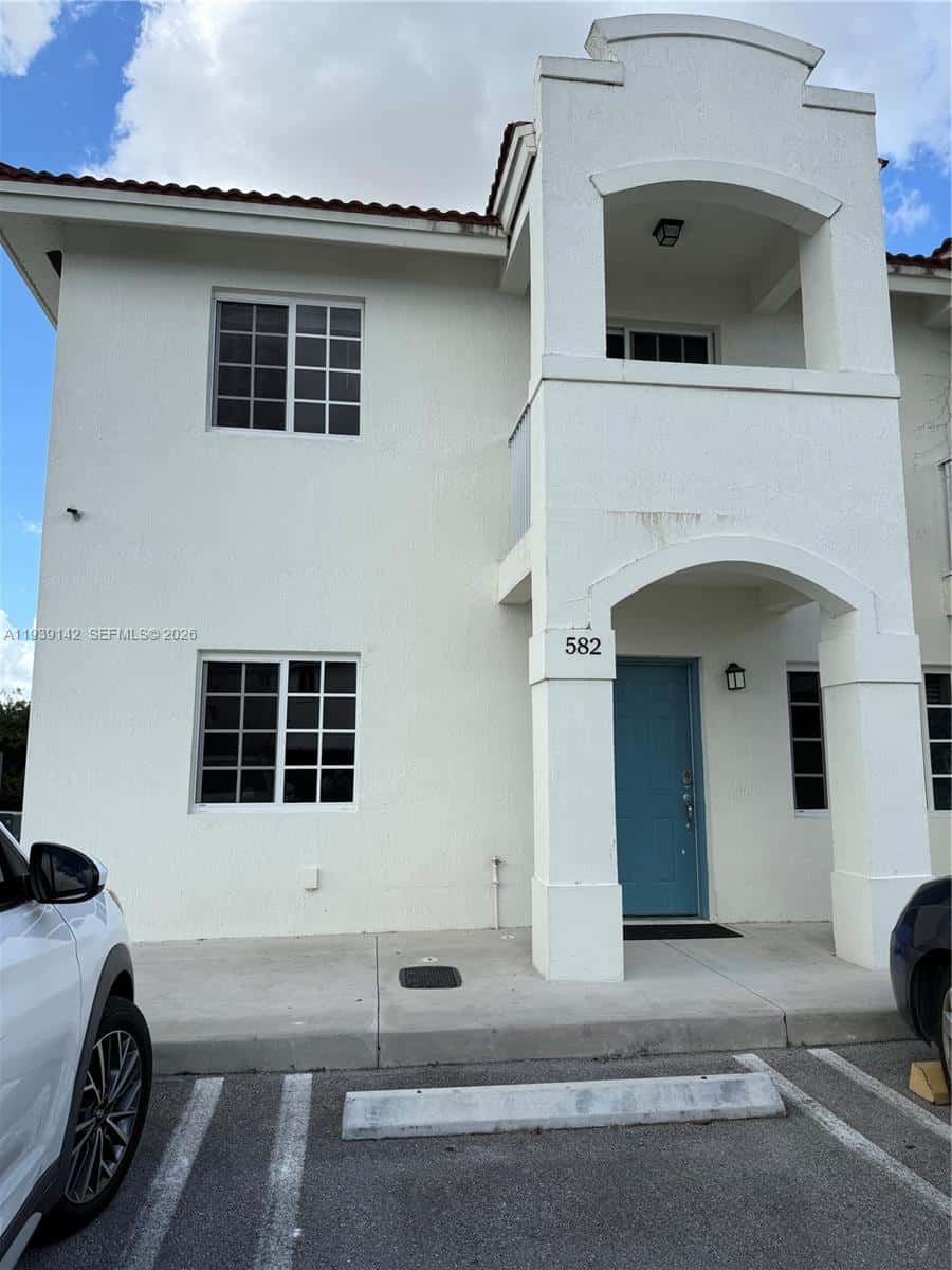 582 SW 2nd Pl, Florida City FL 33034