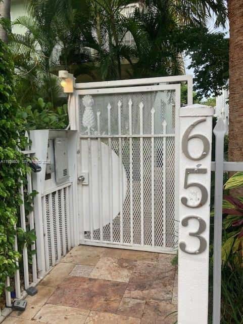 653 Michigan Ave # 10, Miami Beach FL 33139