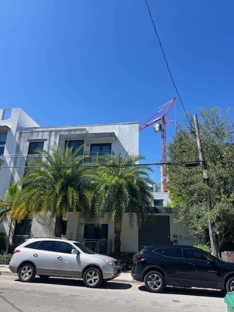 751 NW 1st St # 305, Miami FL 33128