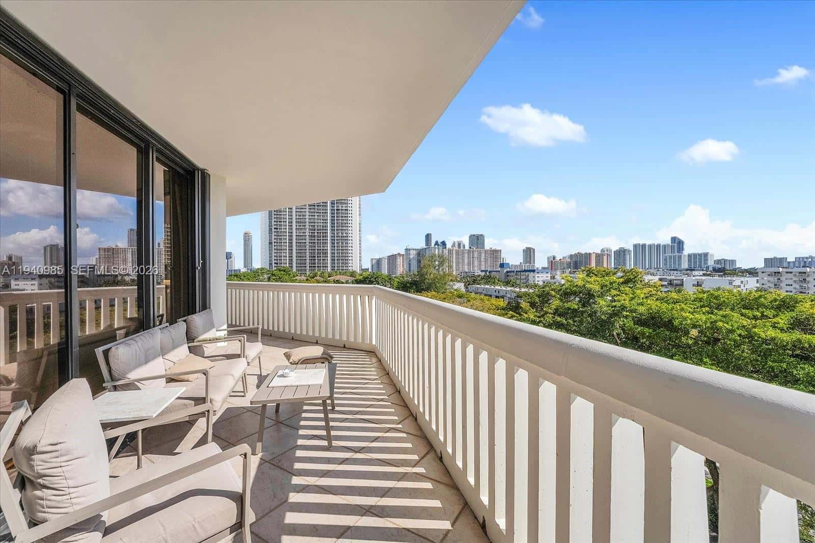 2000 Island Blvd # 602, Aventura FL 33160