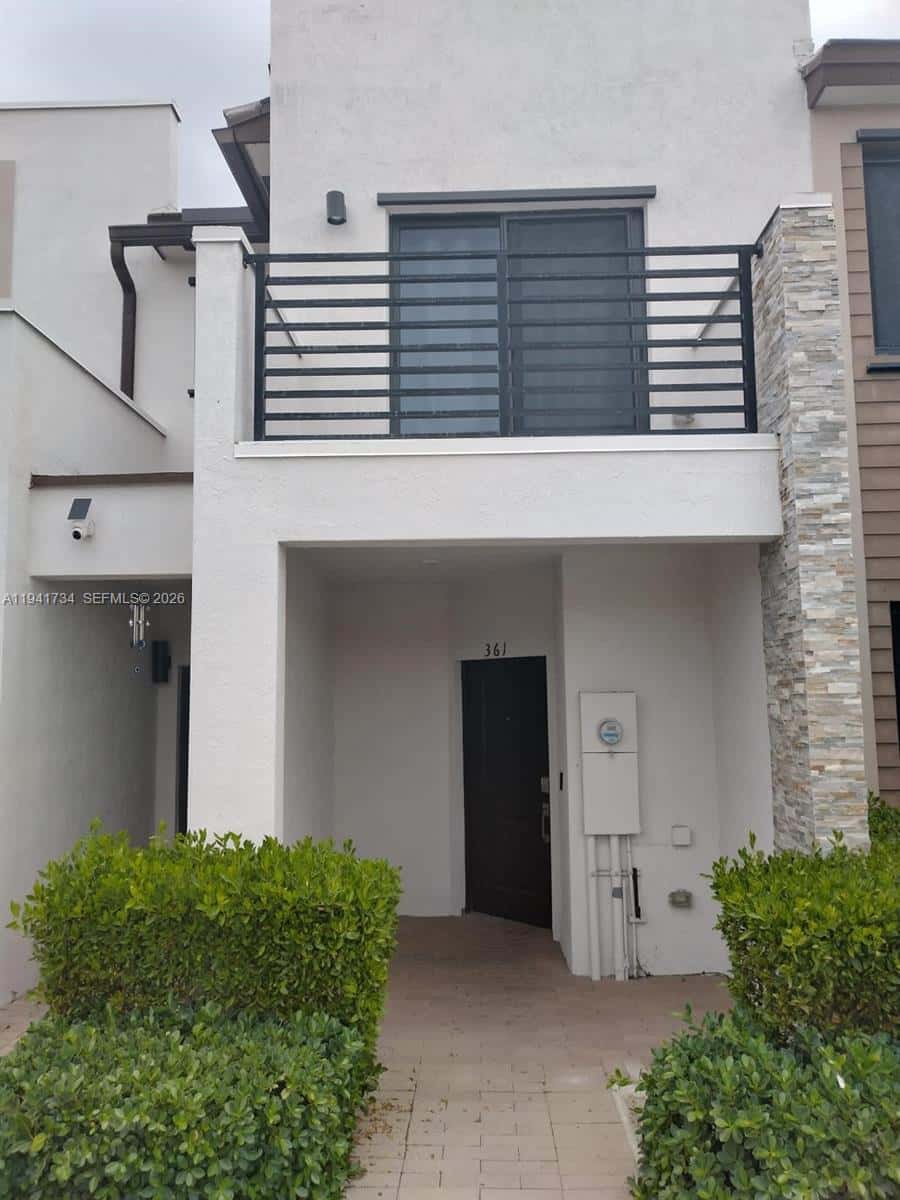 361 NE 208th Ter, Miami FL 33179