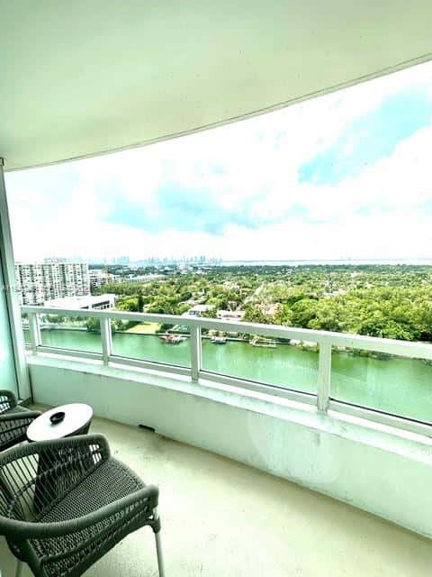 4401 Collins Ave # 1817, Miami Beach FL 33140