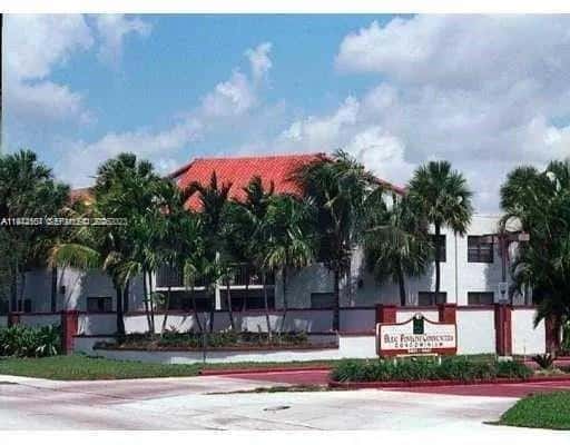 9421 Fontainebleau Blvd # 204, Miami FL 33172