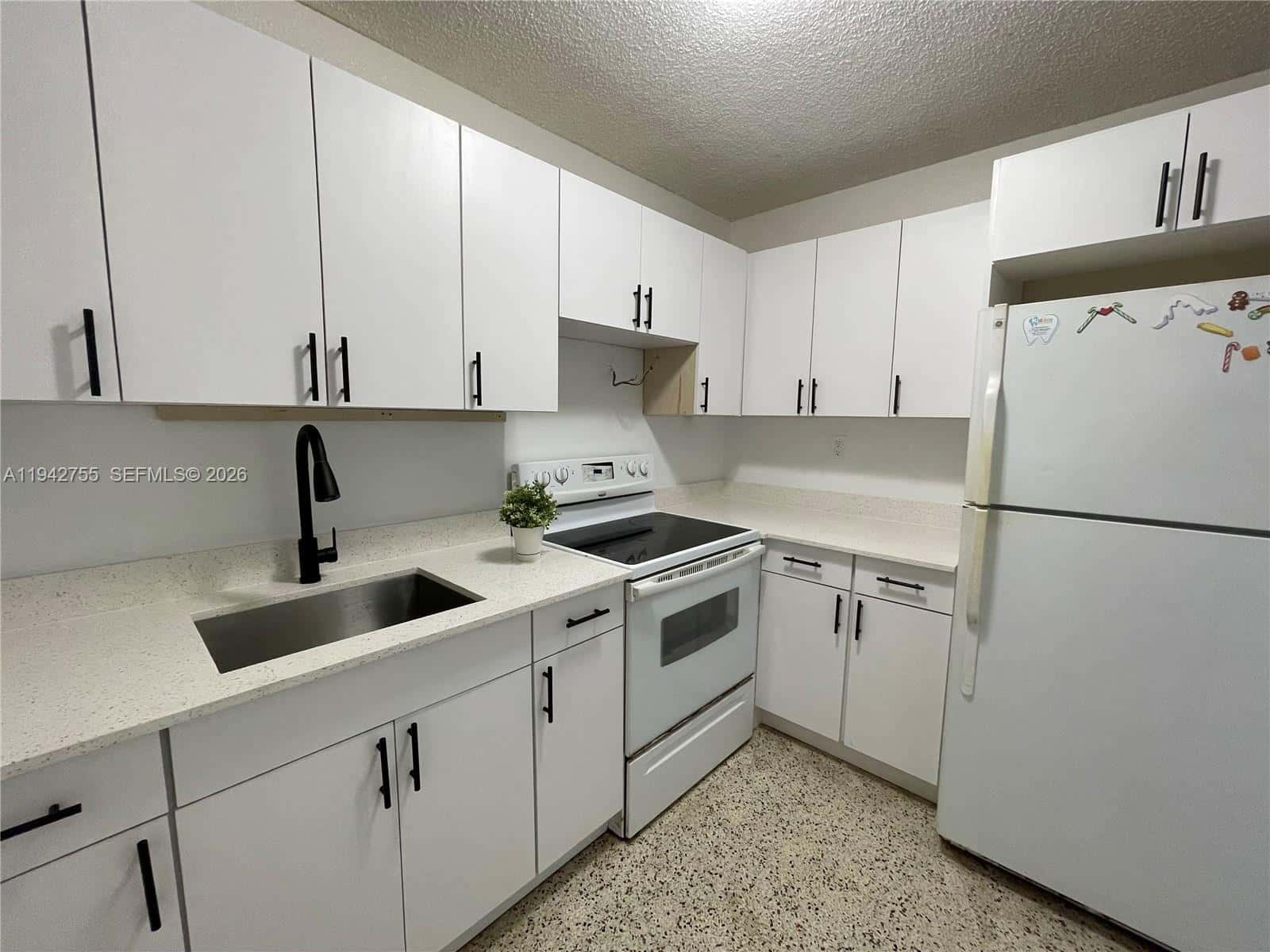 142 SW 18th Ave # 19, Miami FL 33135