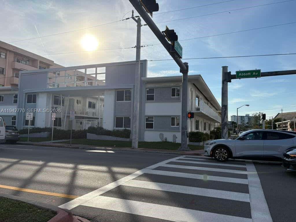 6890 Abbott Ave # 4A, Miami Beach FL 33141