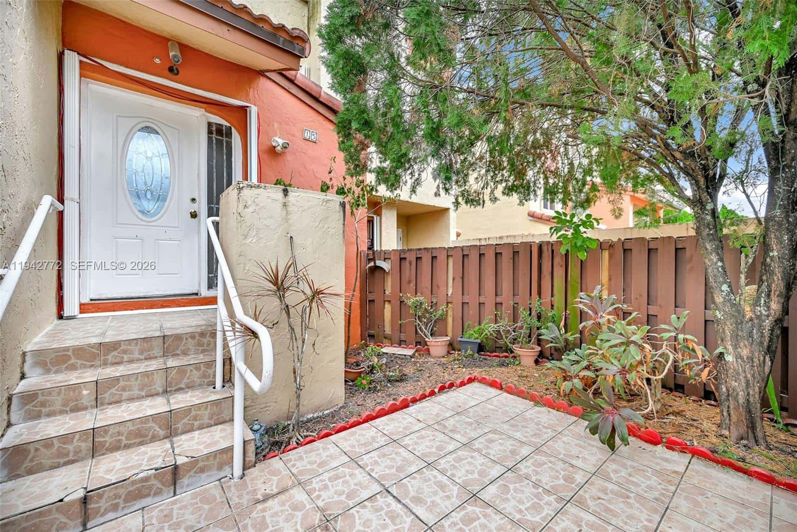 9907 NW 9th St Cir # 20, Miami FL 33172