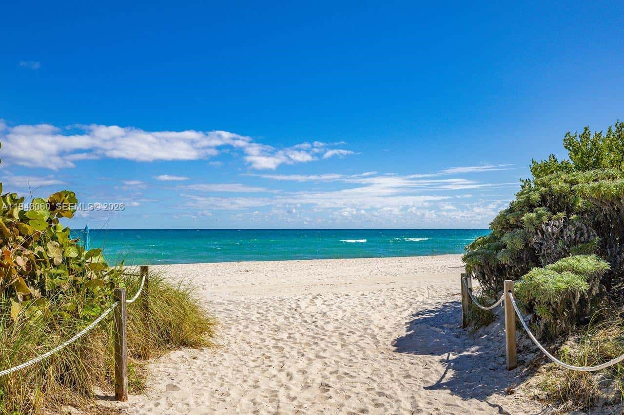 6767 Collins Ave # 1905, Miami Beach FL 33141