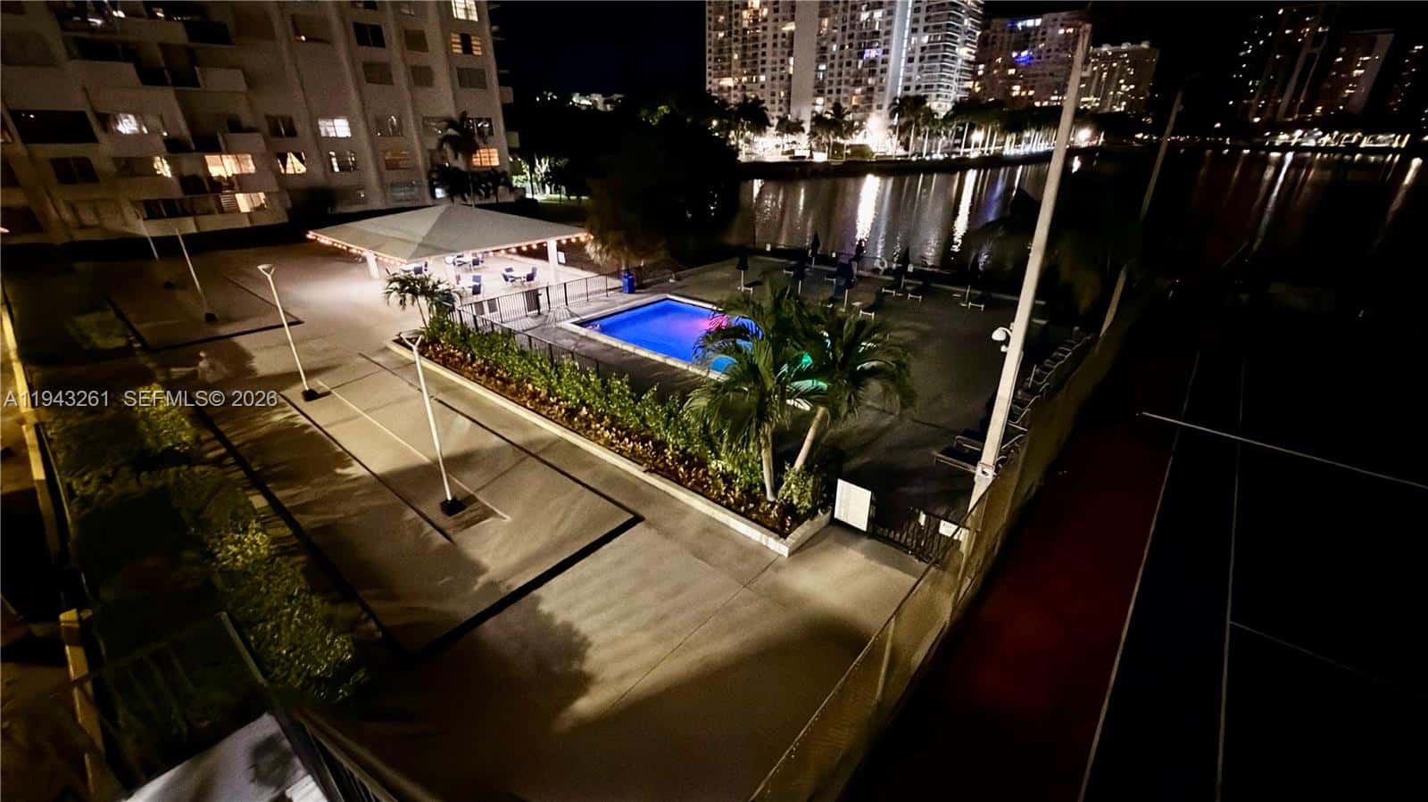 2750 NE 183rd St # 906, Aventura FL 33160