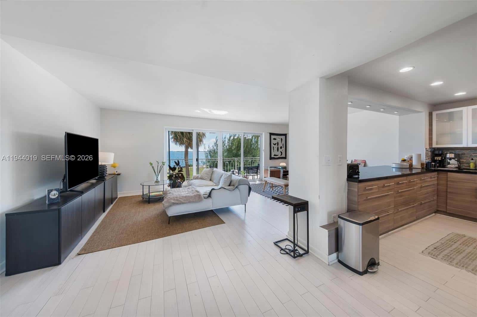 11111 Biscayne Blvd # 2D, Miami FL 33181