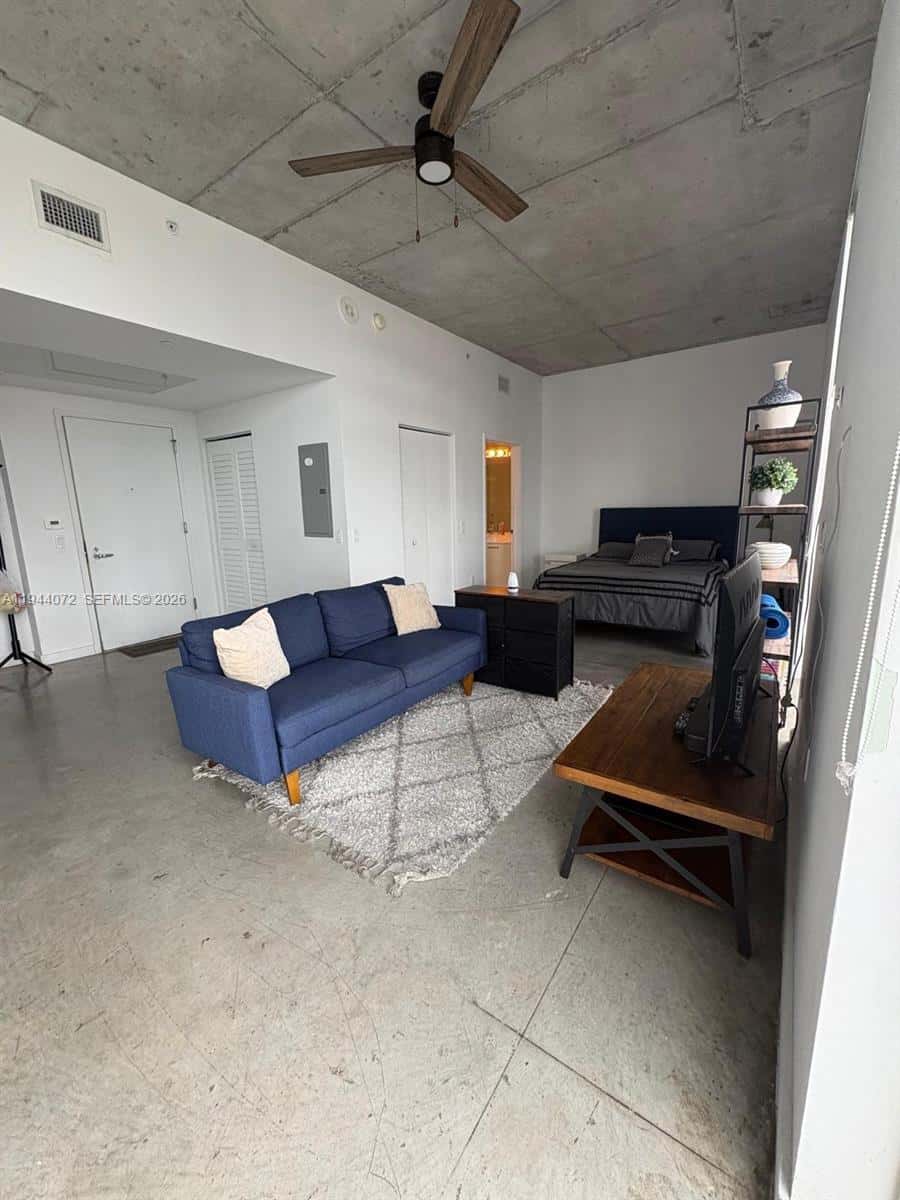 151 SE 1st St # 3404, Miami FL 33131