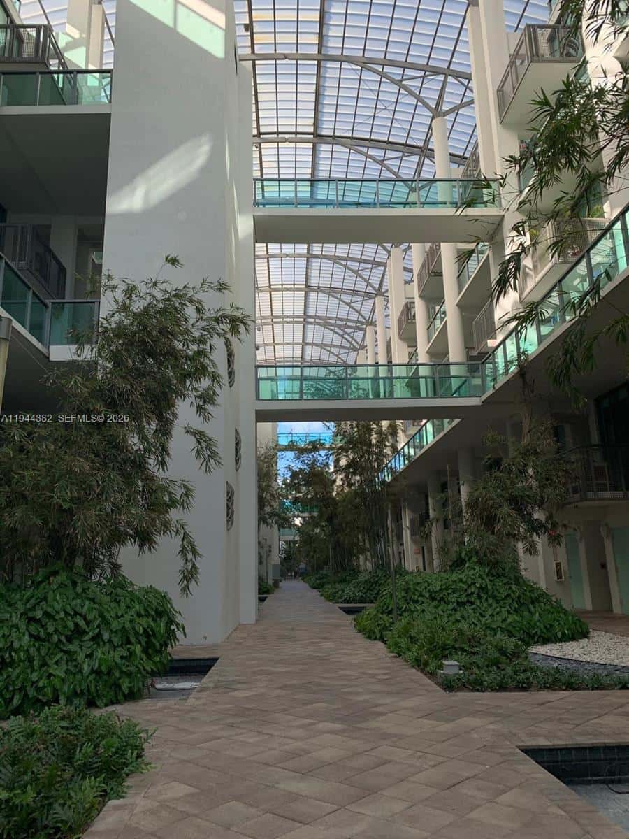 6000 Collins Ave unit 136, Miami Beach FL 33140