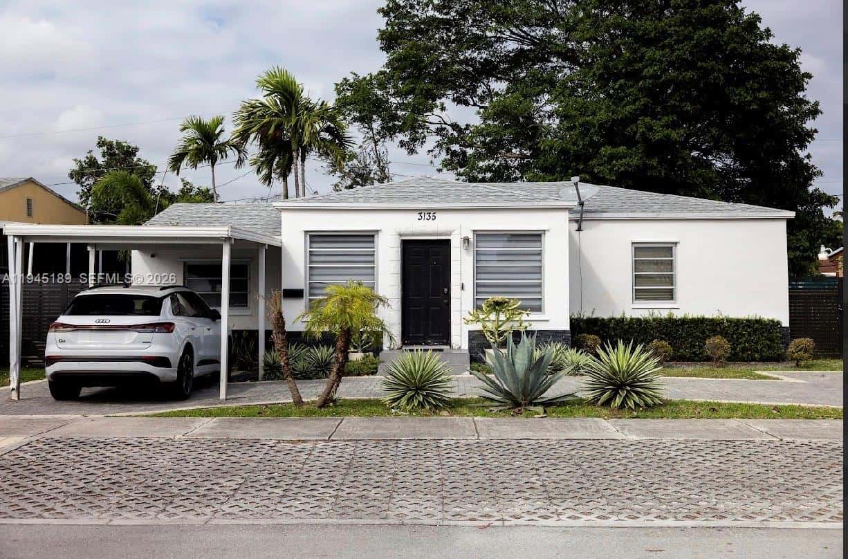 3135 NW 18th St, Miami FL 33125