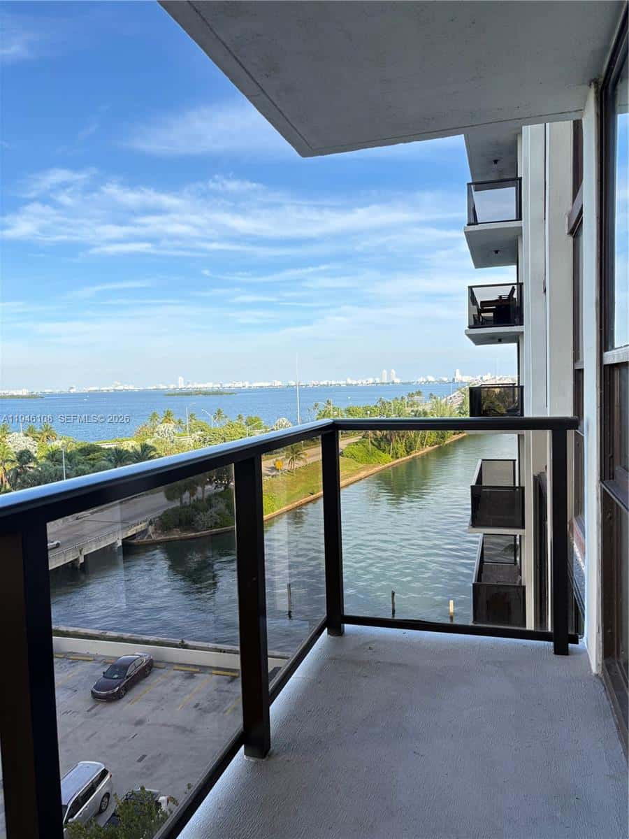 600 NE 36th St # 714, Miami FL 33137