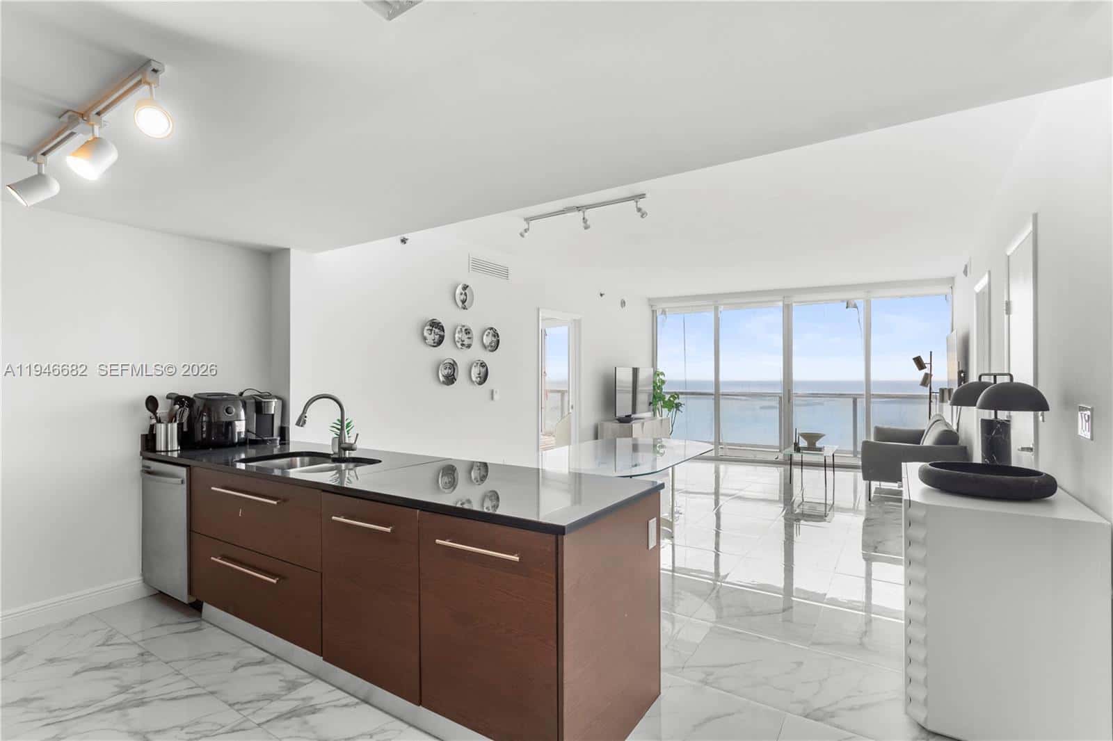 465 Brickell Ave # 5505, Miami FL 33131