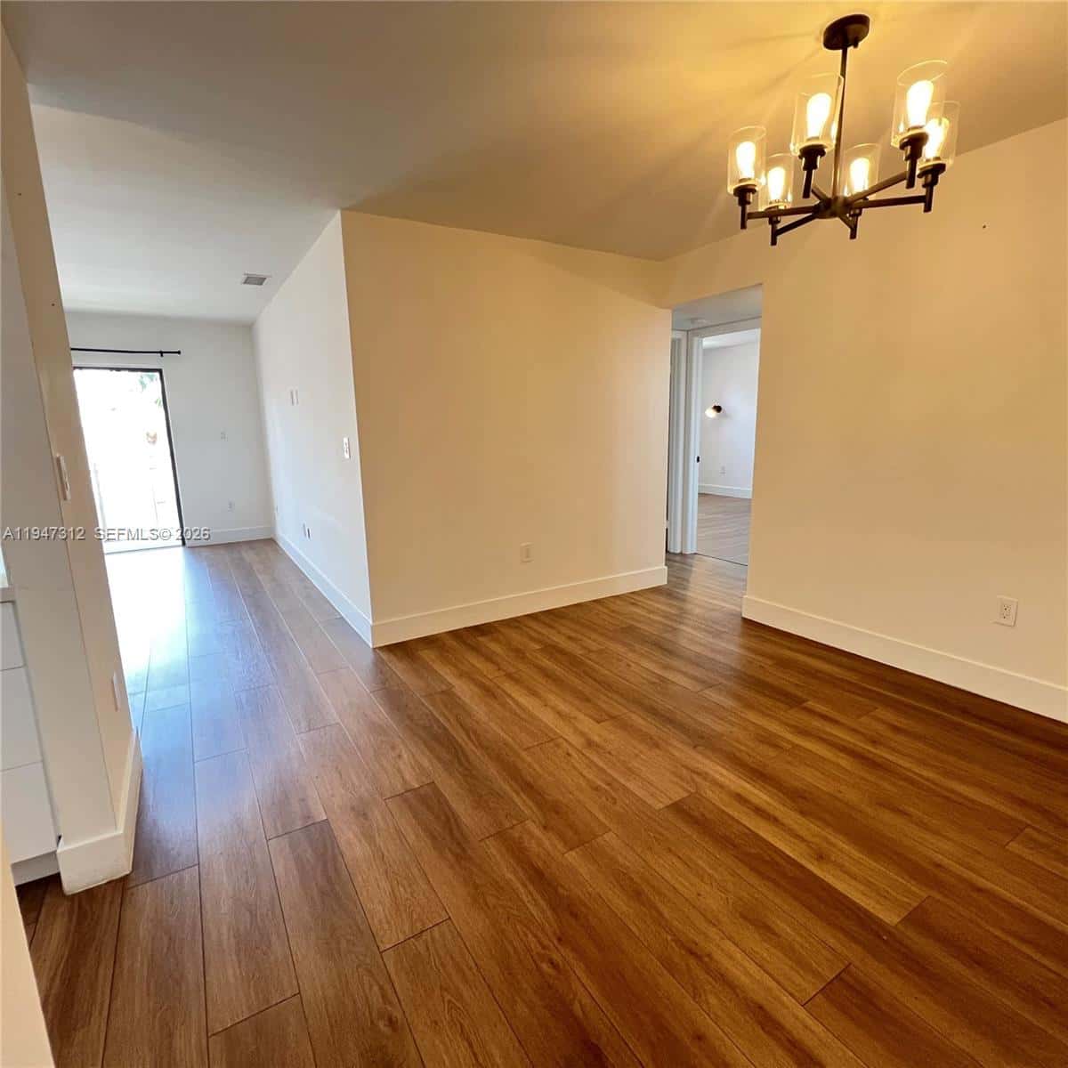 8425 NW 8th St # 406, Miami FL 33126
