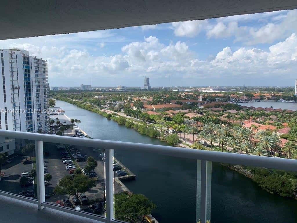 20505 E Country Club Dr # 1631, Aventura FL 33180