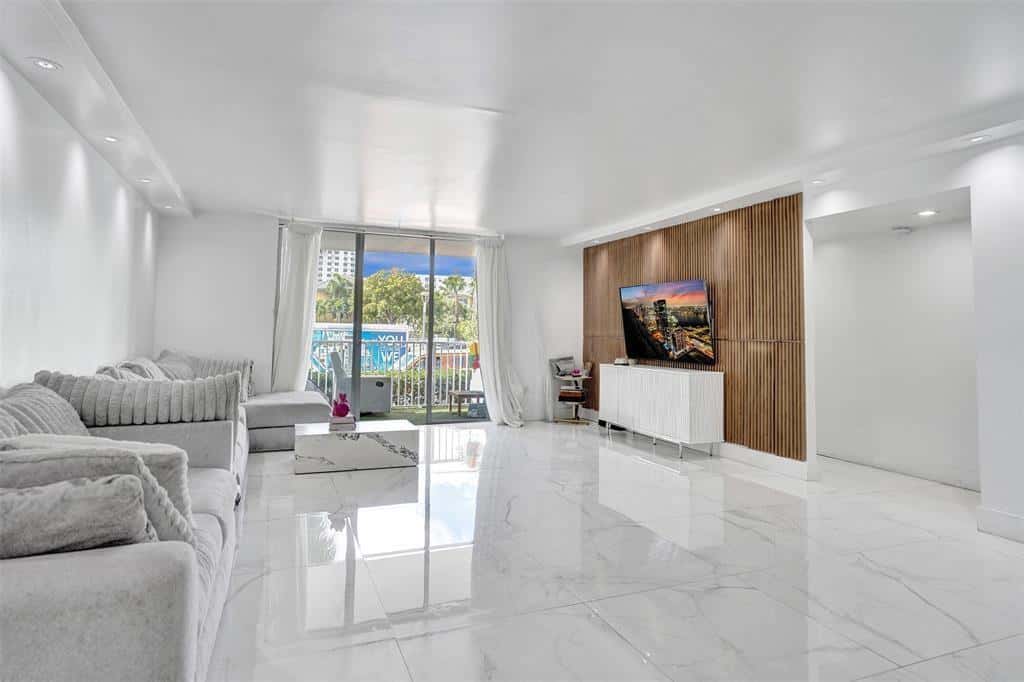 2801 NE 183rd Street # 101w, Aventura FL 33160