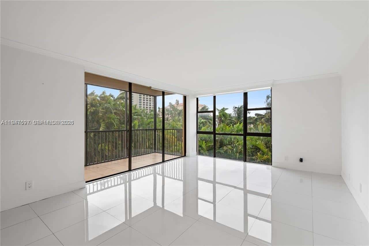 20335 W Country Club Dr # 209, Aventura FL 33180