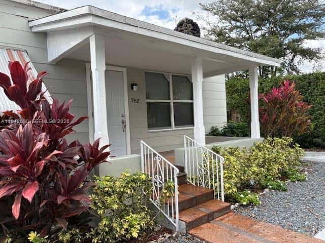 752 NW 24th Ct # 1, Miami FL 33125