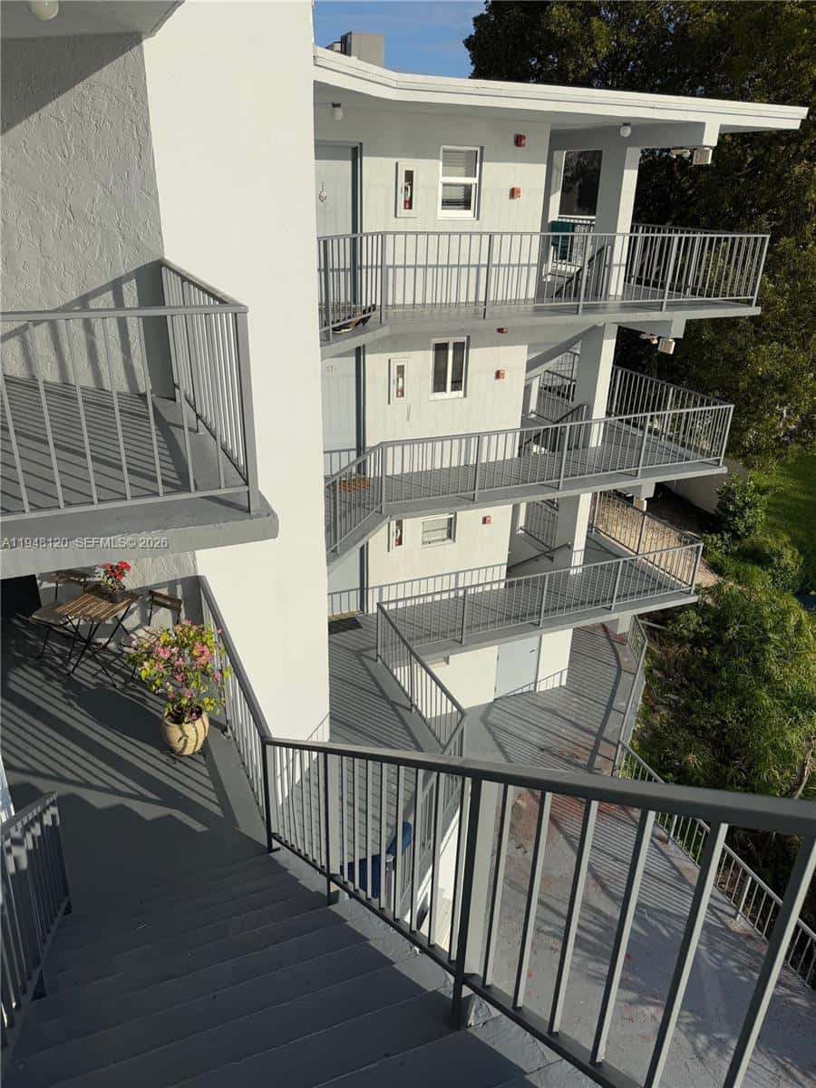 7105 W 13th Ave # 402, Hialeah FL 33014