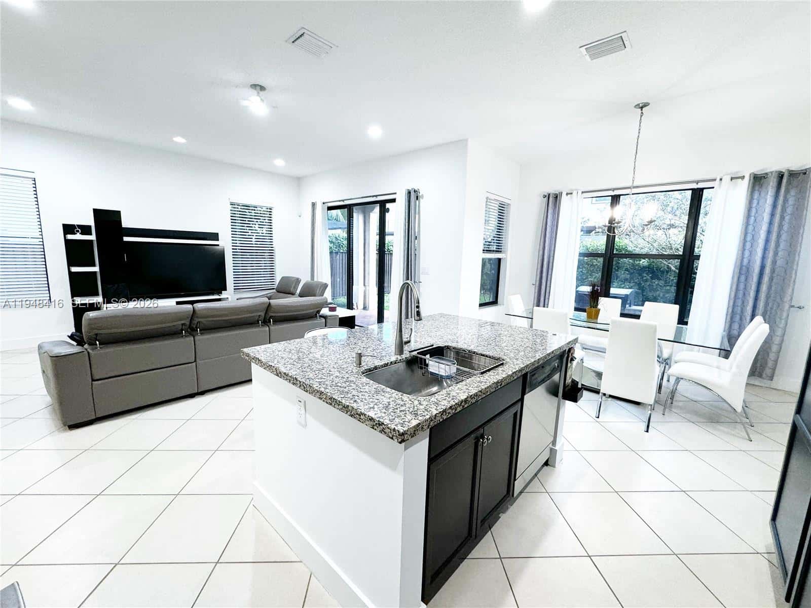 3209 W 98th Pl, Hialeah FL 33018